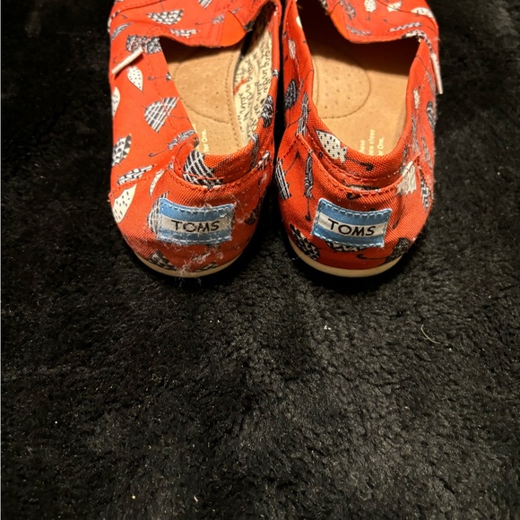 Tom’s shoes with umbrella print. - Picture 3 of 4